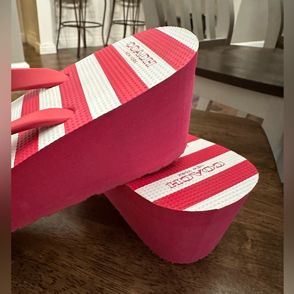 Coach Flip Flops - Picture 2 of 4